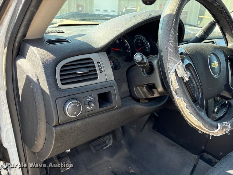 image for item ET6155 2014 Chevrolet Tahoe Police SUV