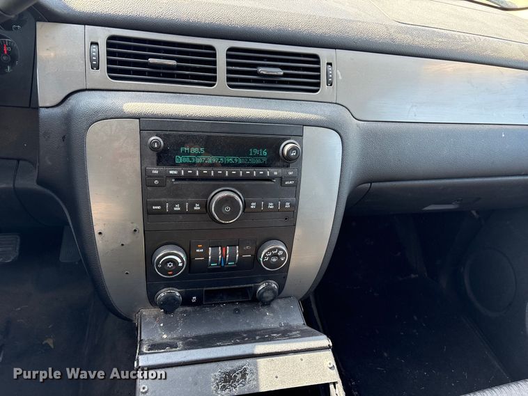 image for item ET6155 2014 Chevrolet Tahoe Police SUV