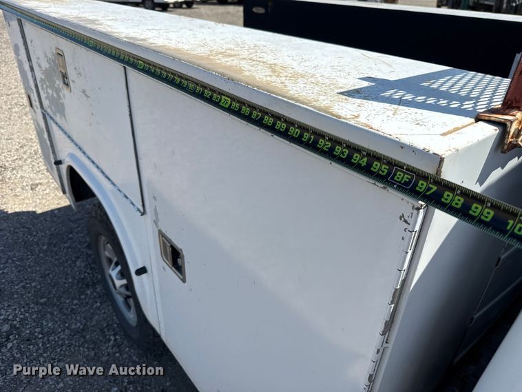 image for item ET6156 2015 Chevrolet Silverado 2500 utility bed pickup truck