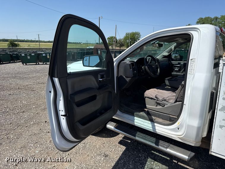 image for item ET6156 2015 Chevrolet Silverado 2500 utility bed pickup truck