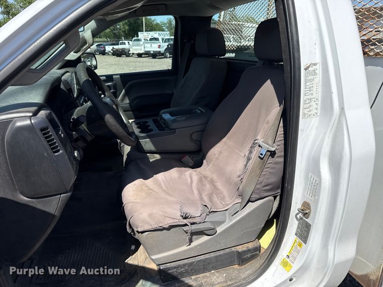 image for item ET6156 2015 Chevrolet Silverado 2500 utility bed pickup truck