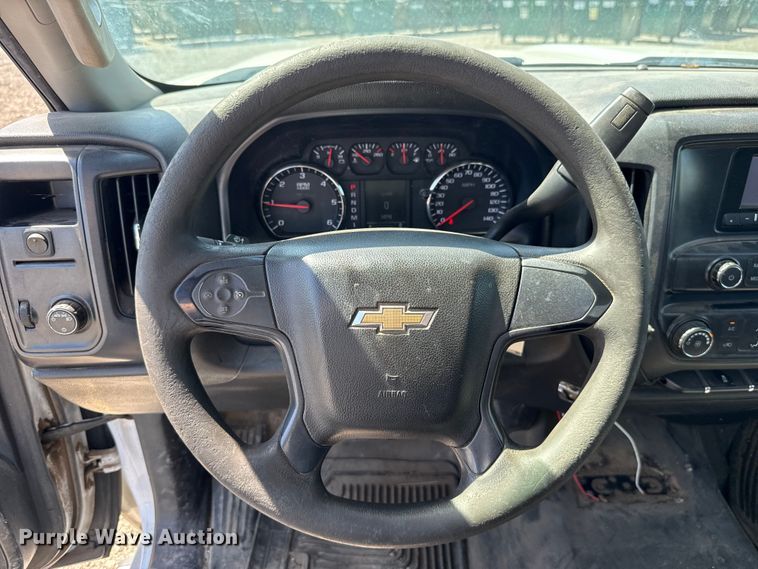 image for item ET6156 2015 Chevrolet Silverado 2500 utility bed pickup truck