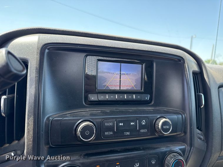 image for item ET6156 2015 Chevrolet Silverado 2500 utility bed pickup truck
