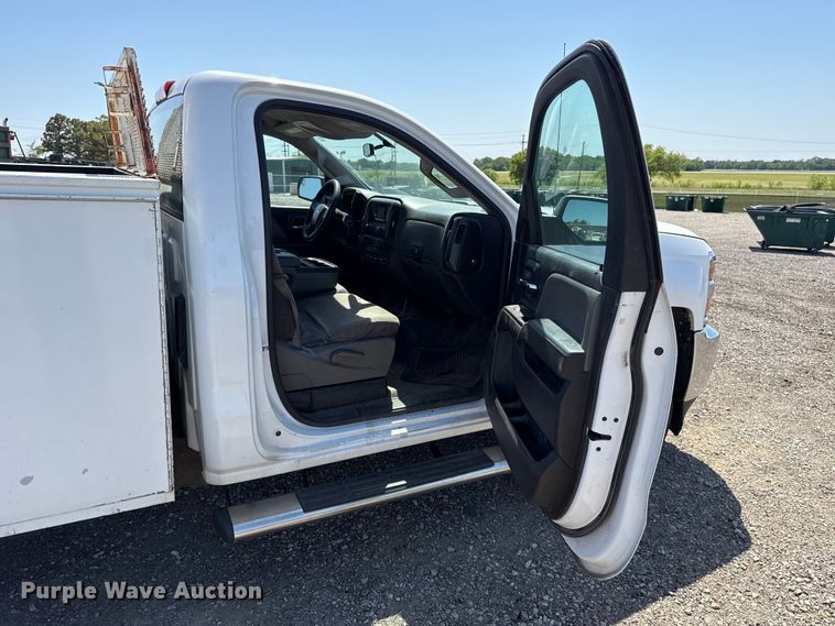 image for item ET6156 2015 Chevrolet Silverado 2500 utility bed pickup truck