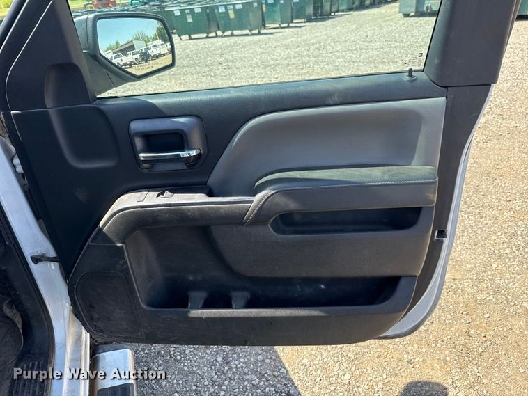 image for item ET6156 2015 Chevrolet Silverado 2500 utility bed pickup truck