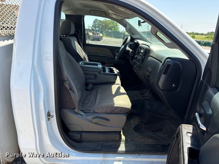 image for item ET6156 2015 Chevrolet Silverado 2500 utility bed pickup truck