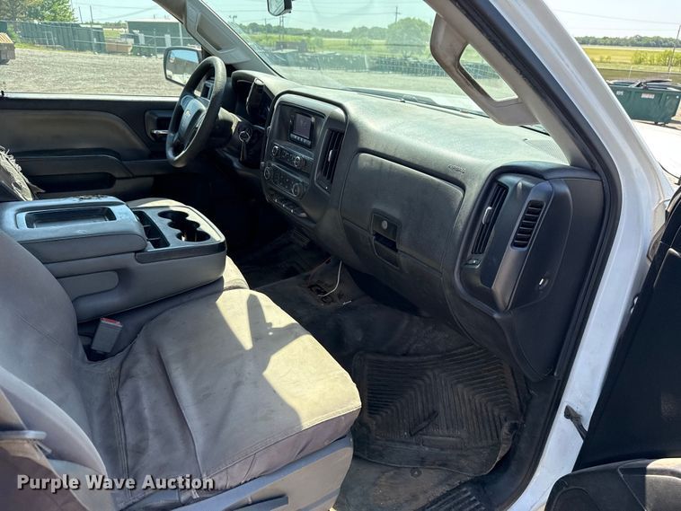 image for item ET6156 2015 Chevrolet Silverado 2500 utility bed pickup truck