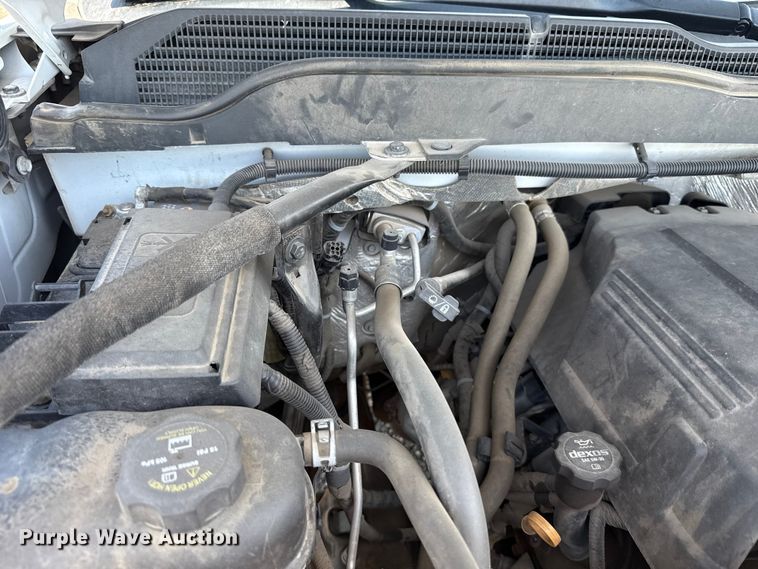 image for item ET6156 2015 Chevrolet Silverado 2500 utility bed pickup truck