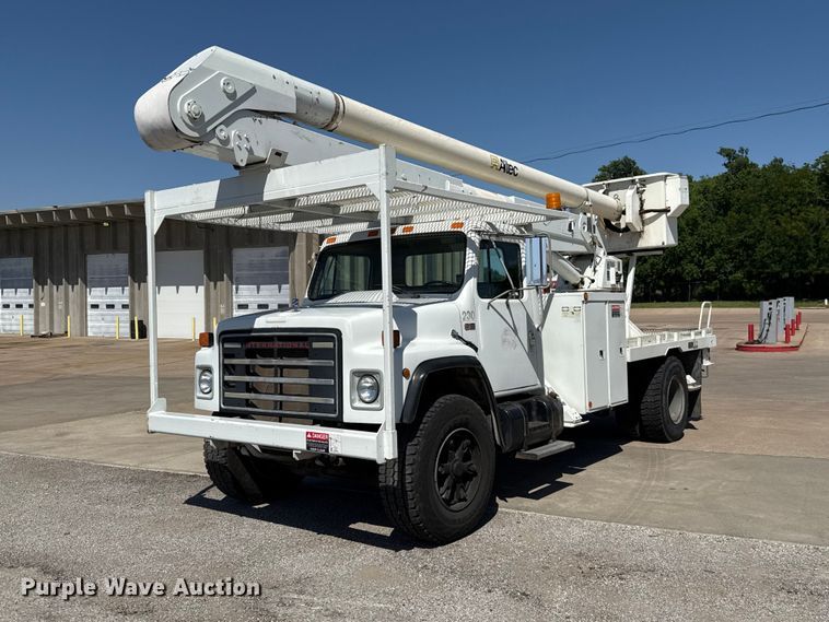 image for item ET6157 1986 International F1954 bucket truck