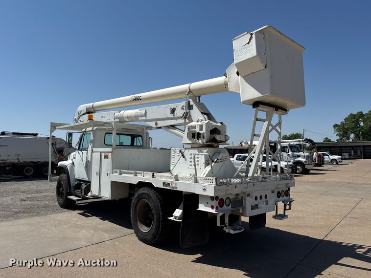 image for item ET6157 1986 International F1954 bucket truck