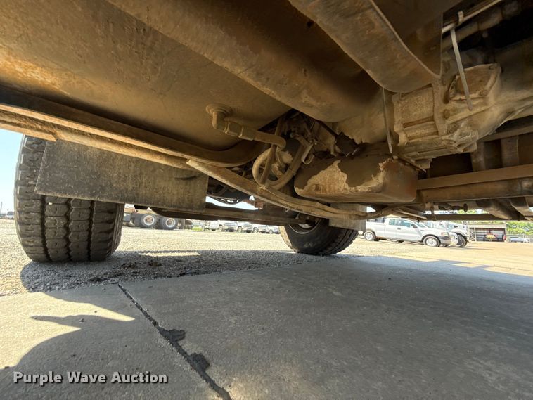 image for item ET6157 1986 International F1954 bucket truck