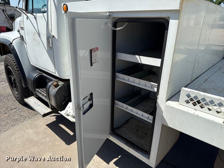 image for item ET6157 1986 International F1954 bucket truck