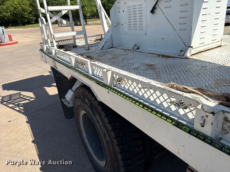 image for item ET6157 1986 International F1954 bucket truck