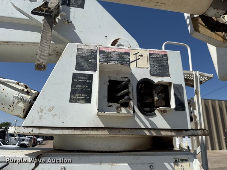 image for item ET6157 1986 International F1954 bucket truck