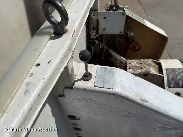 image for item ET6157 1986 International F1954 bucket truck