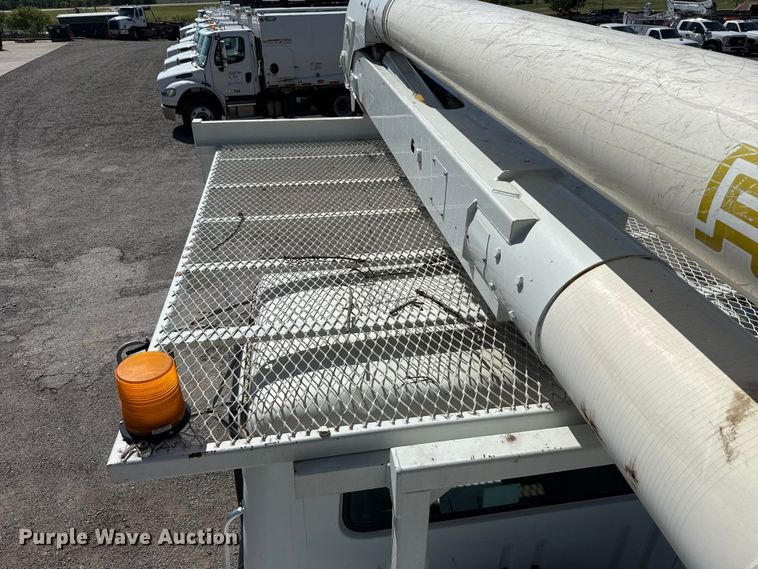 image for item ET6157 1986 International F1954 bucket truck