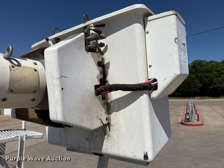 image for item ET6157 1986 International F1954 bucket truck