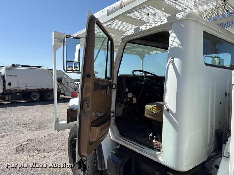 image for item ET6157 1986 International F1954 bucket truck
