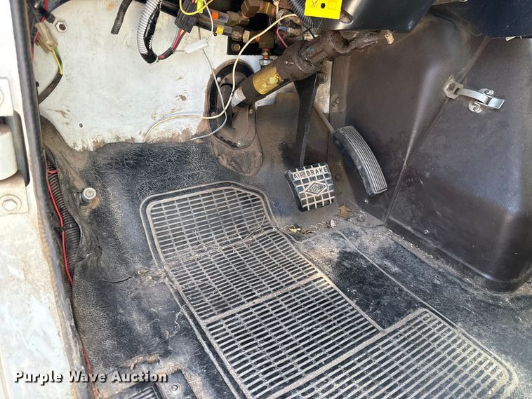 image for item ET6157 1986 International F1954 bucket truck