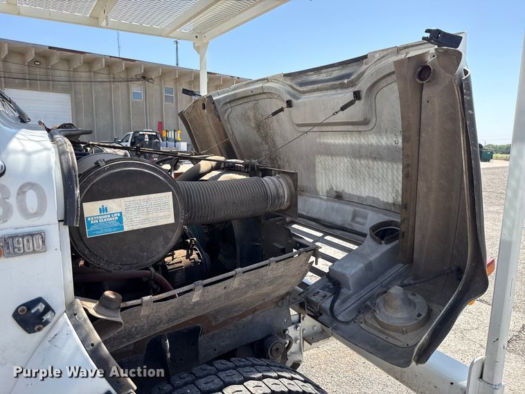 image for item ET6157 1986 International F1954 bucket truck