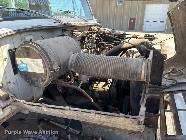 image for item ET6157 1986 International F1954 bucket truck