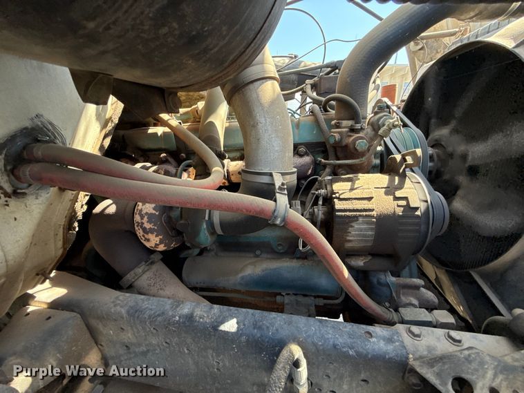 image for item ET6157 1986 International F1954 bucket truck