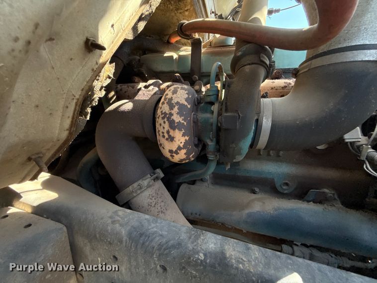 image for item ET6157 1986 International F1954 bucket truck