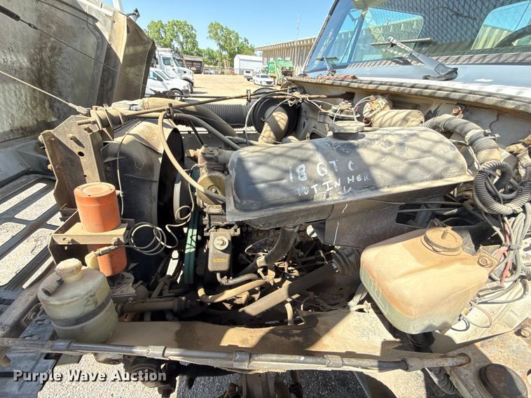 image for item ET6157 1986 International F1954 bucket truck