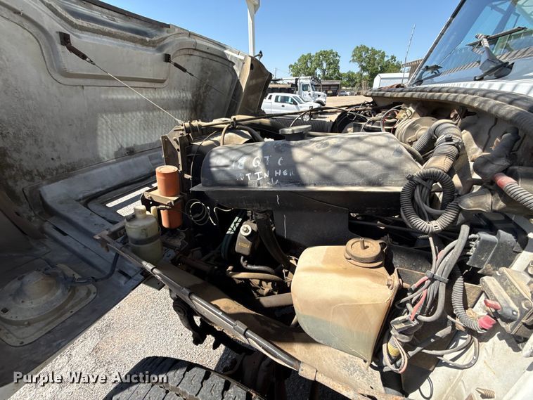 image for item ET6157 1986 International F1954 bucket truck