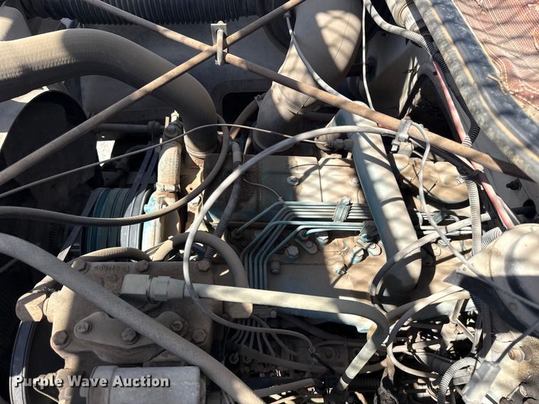 image for item ET6157 1986 International F1954 bucket truck
