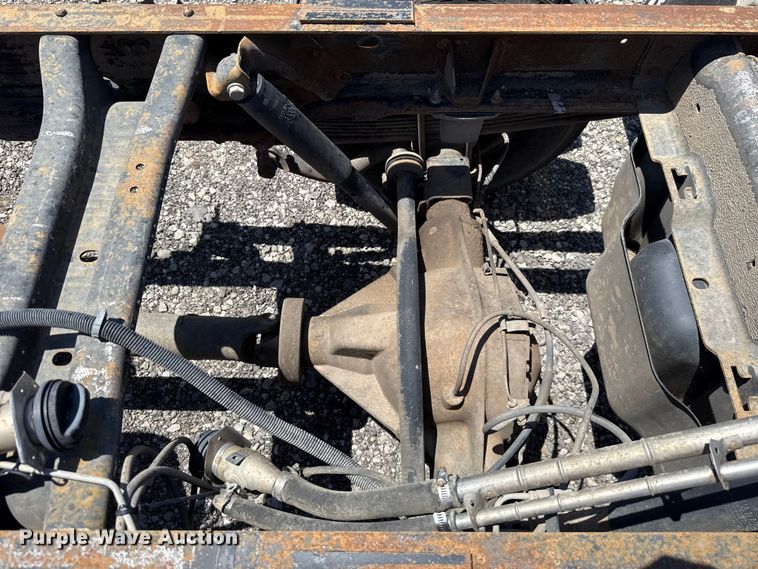 image for item ET6162 2006 GMC Sierra 3500 truck cab and chassis