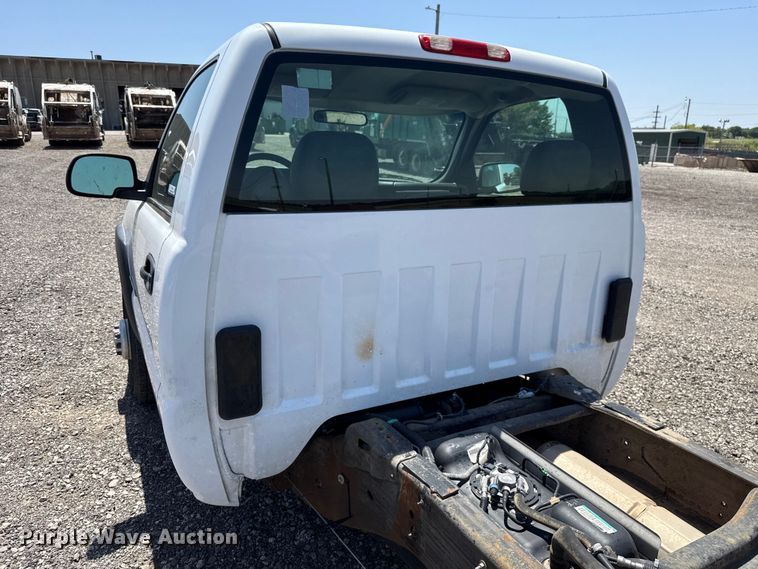 image for item ET6162 2006 GMC Sierra 3500 truck cab and chassis