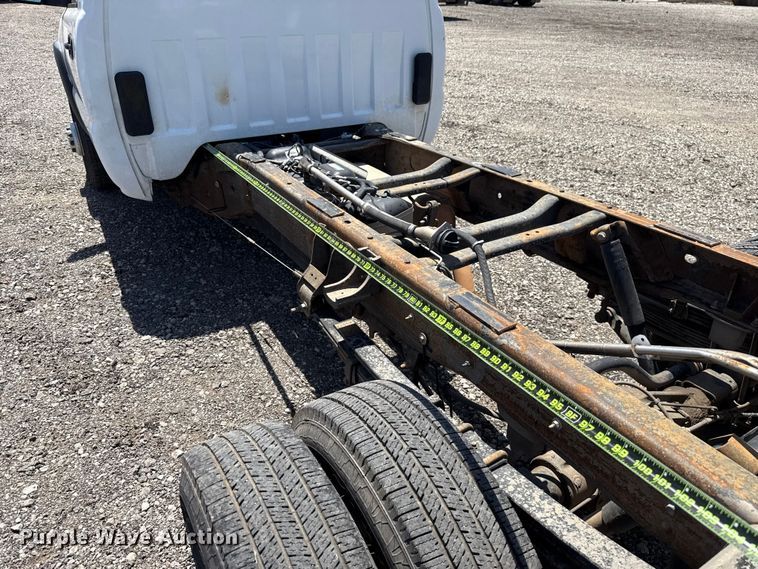 image for item ET6162 2006 GMC Sierra 3500 truck cab and chassis