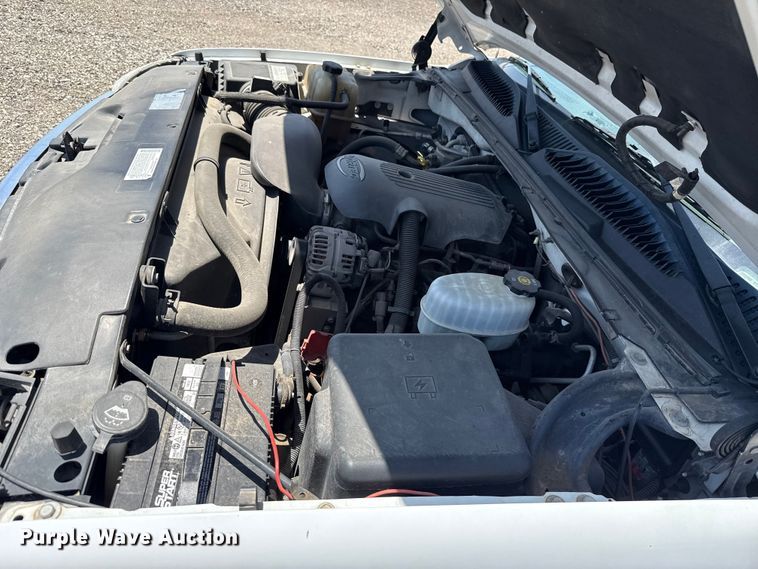 image for item ET6162 2006 GMC Sierra 3500 truck cab and chassis