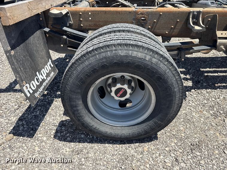 image for item ET6162 2006 GMC Sierra 3500 truck cab and chassis