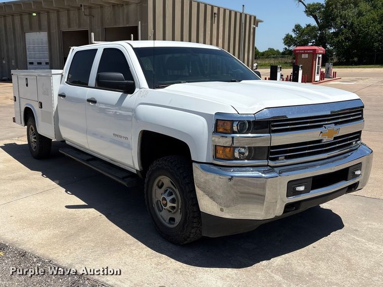 image for item ET6163 2016 Chevrolet Silverado 2500HD Crew Cab utility bed pickup truck