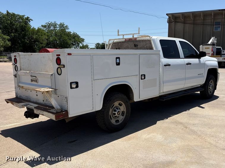 image for item ET6163 2016 Chevrolet Silverado 2500HD Crew Cab utility bed pickup truck