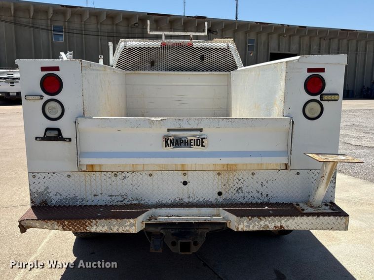 image for item ET6163 2016 Chevrolet Silverado 2500HD Crew Cab utility bed pickup truck