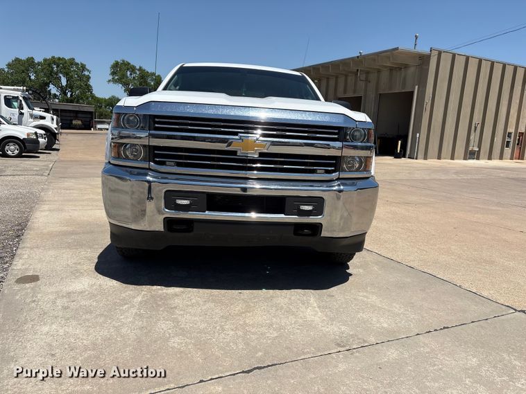 image for item ET6163 2016 Chevrolet Silverado 2500HD Crew Cab utility bed pickup truck