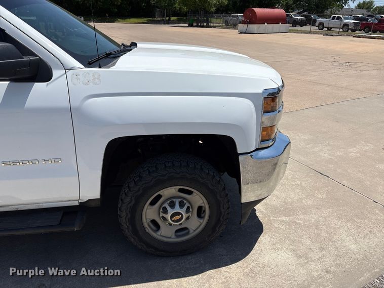 image for item ET6163 2016 Chevrolet Silverado 2500HD Crew Cab utility bed pickup truck