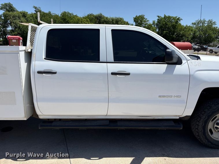 image for item ET6163 2016 Chevrolet Silverado 2500HD Crew Cab utility bed pickup truck