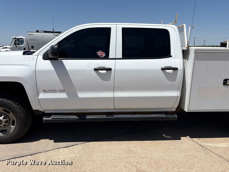 image for item ET6163 2016 Chevrolet Silverado 2500HD Crew Cab utility bed pickup truck