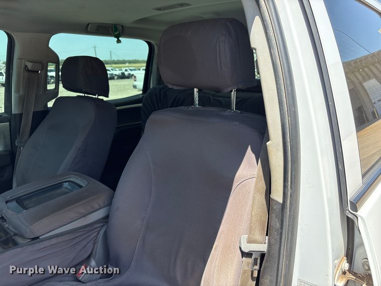 image for item ET6163 2016 Chevrolet Silverado 2500HD Crew Cab utility bed pickup truck