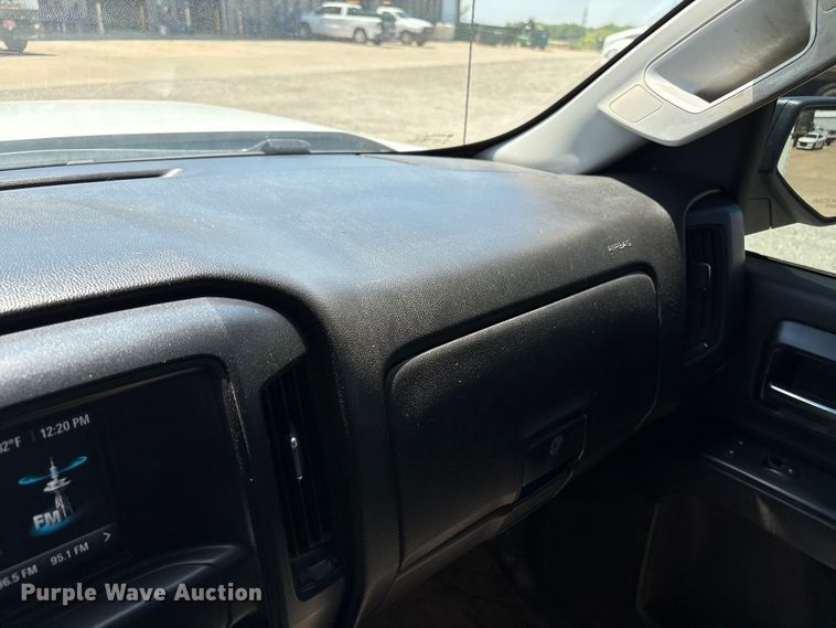 image for item ET6163 2016 Chevrolet Silverado 2500HD Crew Cab utility bed pickup truck