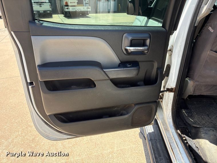 image for item ET6163 2016 Chevrolet Silverado 2500HD Crew Cab utility bed pickup truck