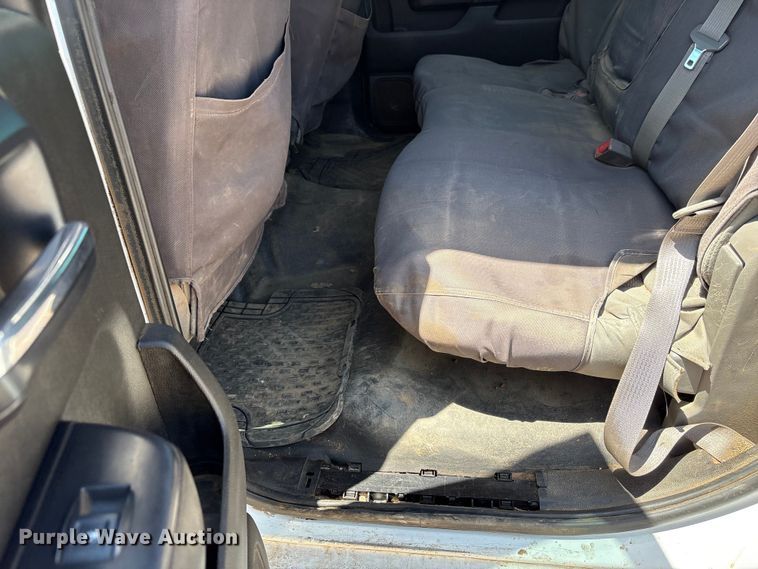image for item ET6163 2016 Chevrolet Silverado 2500HD Crew Cab utility bed pickup truck