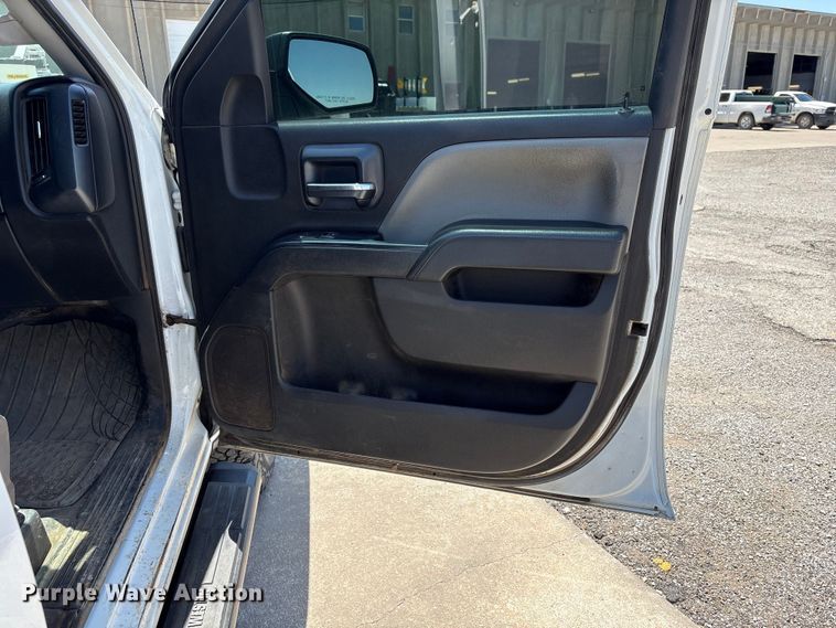 image for item ET6163 2016 Chevrolet Silverado 2500HD Crew Cab utility bed pickup truck