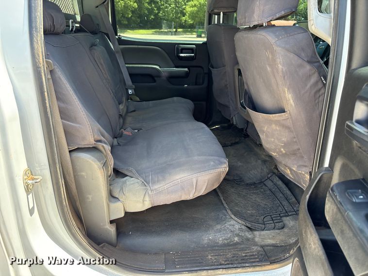 image for item ET6163 2016 Chevrolet Silverado 2500HD Crew Cab utility bed pickup truck