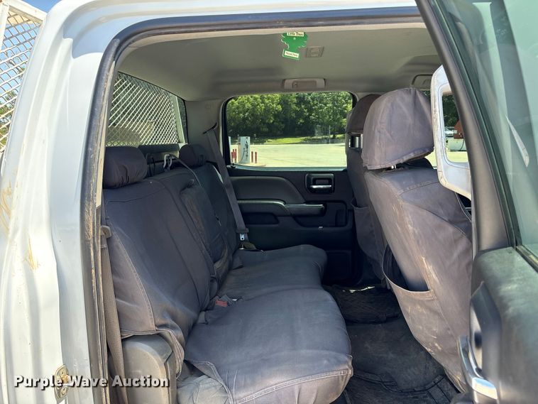 image for item ET6163 2016 Chevrolet Silverado 2500HD Crew Cab utility bed pickup truck