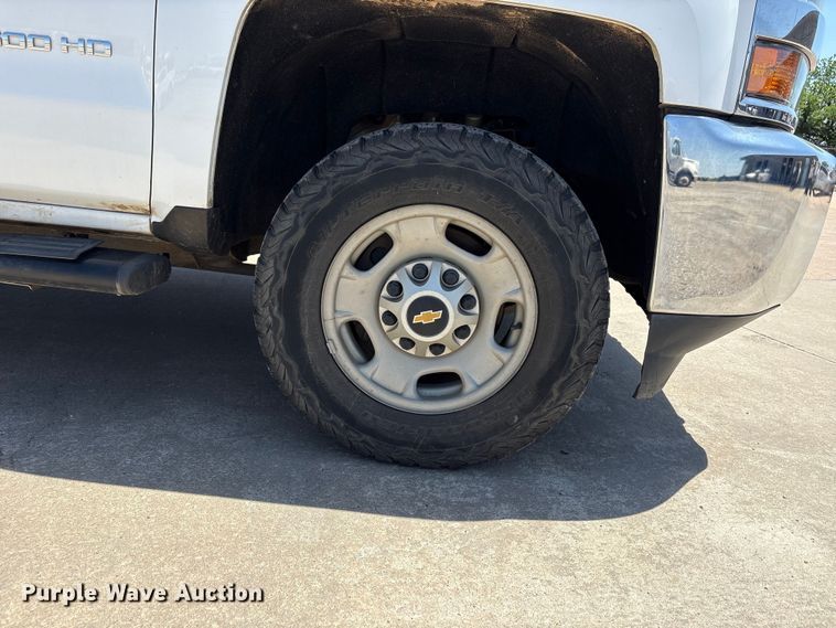 image for item ET6163 2016 Chevrolet Silverado 2500HD Crew Cab utility bed pickup truck